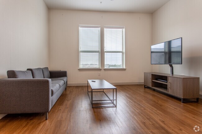 1 Br, Living Room