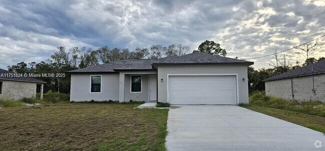 Building Photo - 611 Greenbriar Blvd Rental