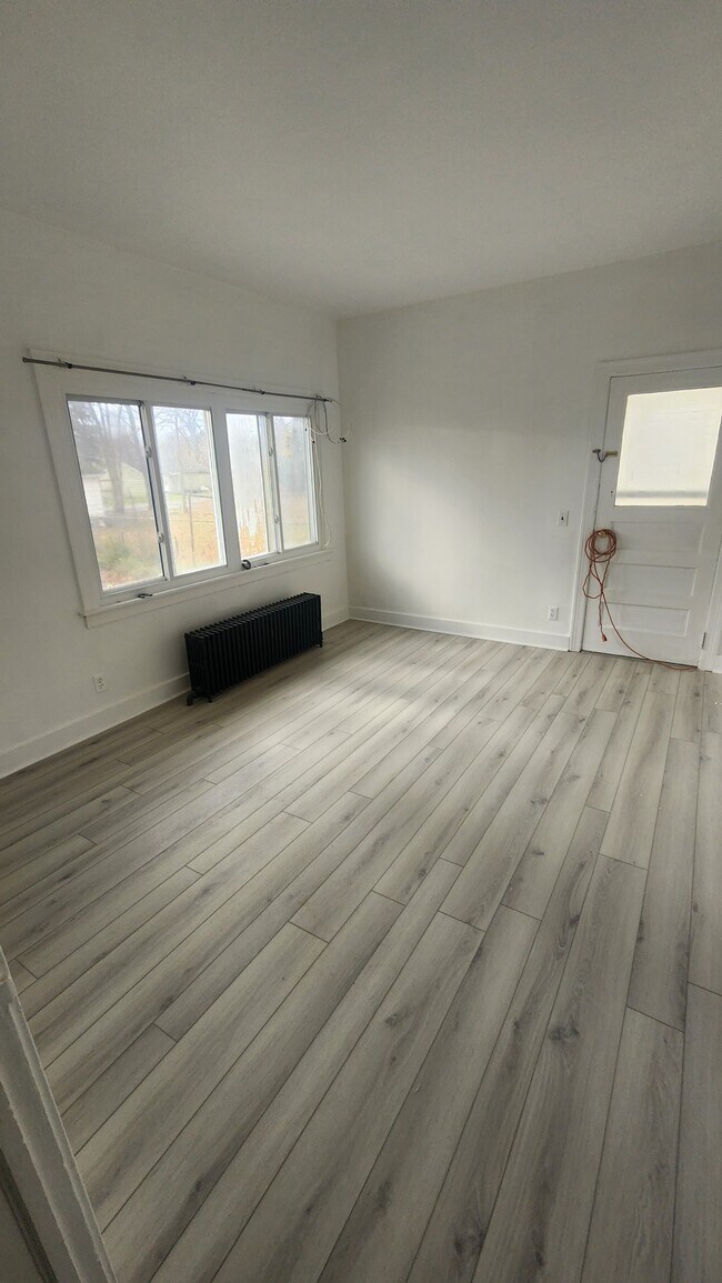 Photo - 635 Main St Unit 2