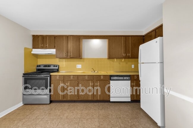 Photo - 298 Joe McCarthy Dr Unit 3