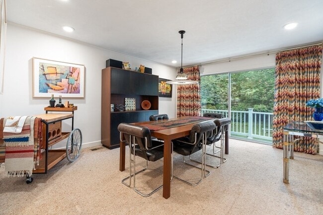 Photo - 140 Paulson Rd