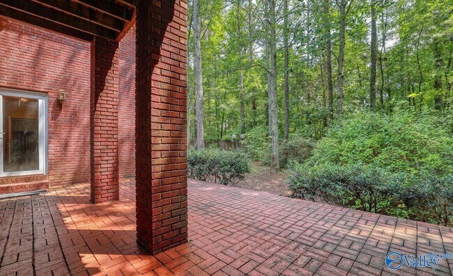 935 Jeff Rd NW