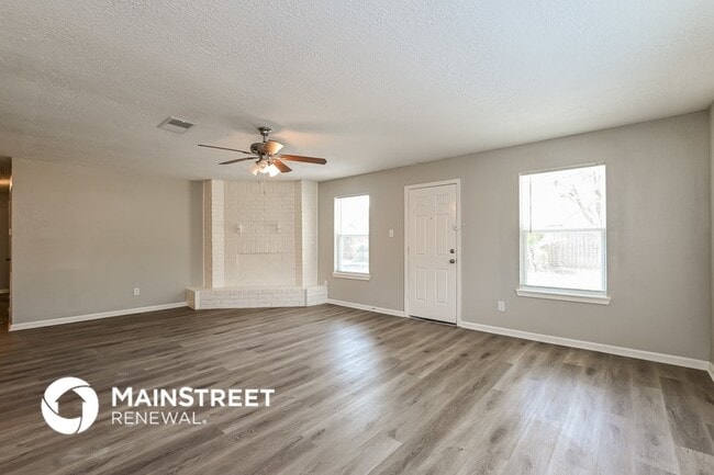 Photo - 4922 Crestway Dr