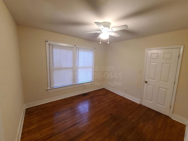 Photo - 1066 McMillan St NW