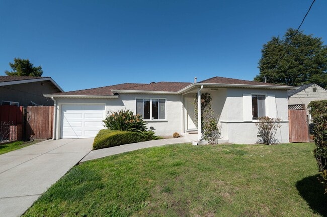 Photo - House in Great Sunnyvale Location w/Large Yard & Gardener