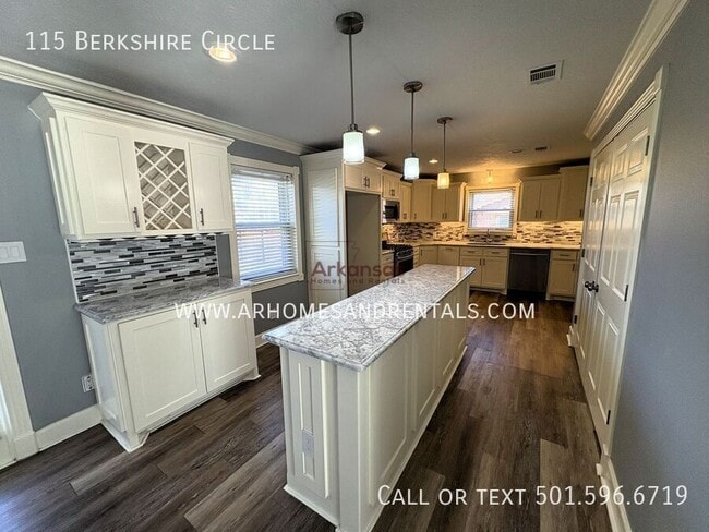 Photo - 115 Berkshire Cir