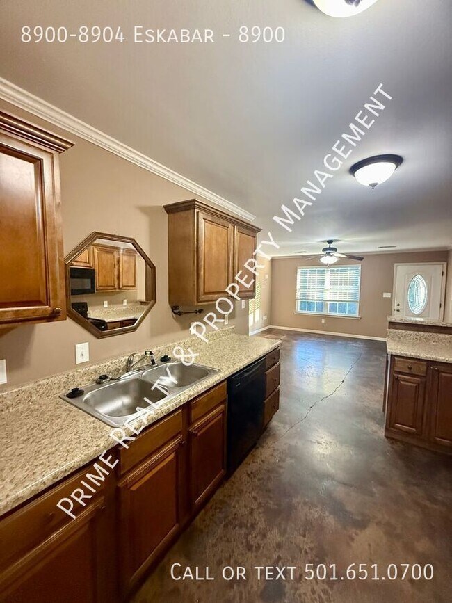 Photo - 8900-8904 Eskabar-8900 Unit 8900