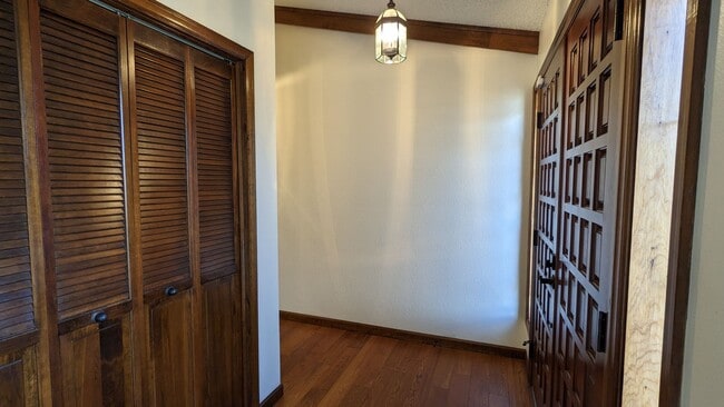 Photo - 3926 Broadmoor Valley Rd