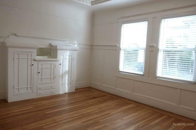 Photo - 598 12th Ave