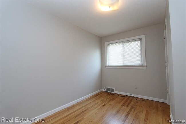 Photo - 1814 N Center St