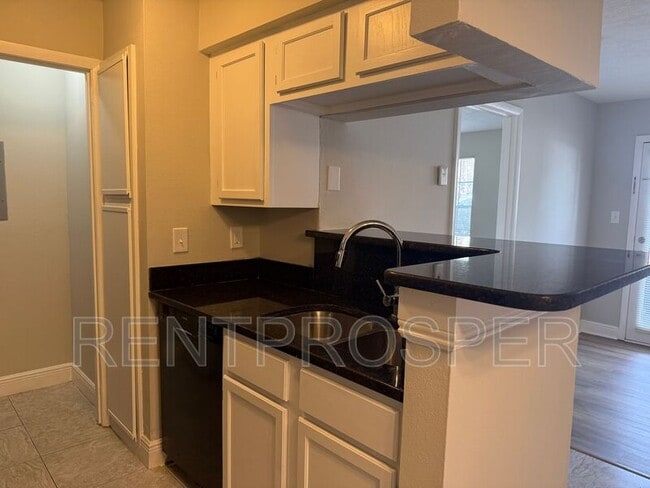 Photo - 241 Afton Square Unit #104