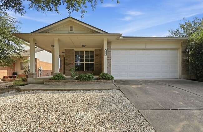 Photo - 920 Coronation Way