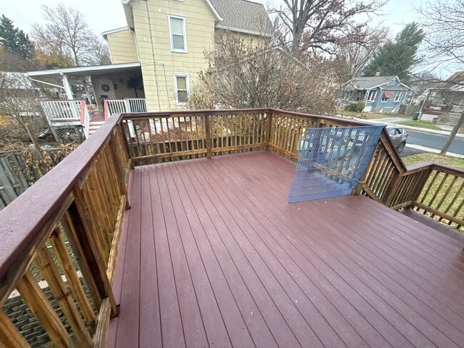 Photo - 5916 Sefton Ave