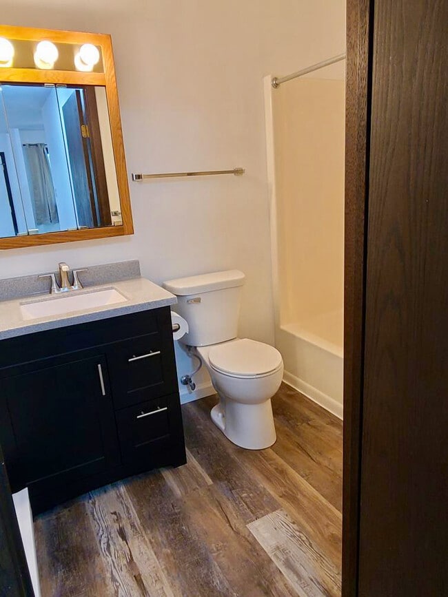 Photo - 1909 2nd Ave NE Unit #3