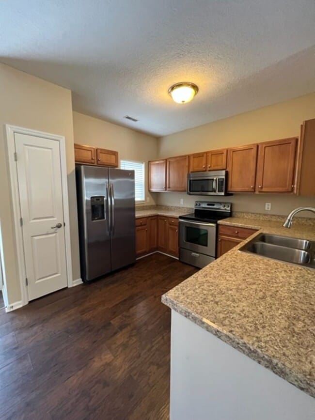 Building Photo - 2 Bed 2.5 Bath Condo in Downtown Powell Available for Pre-Lease!