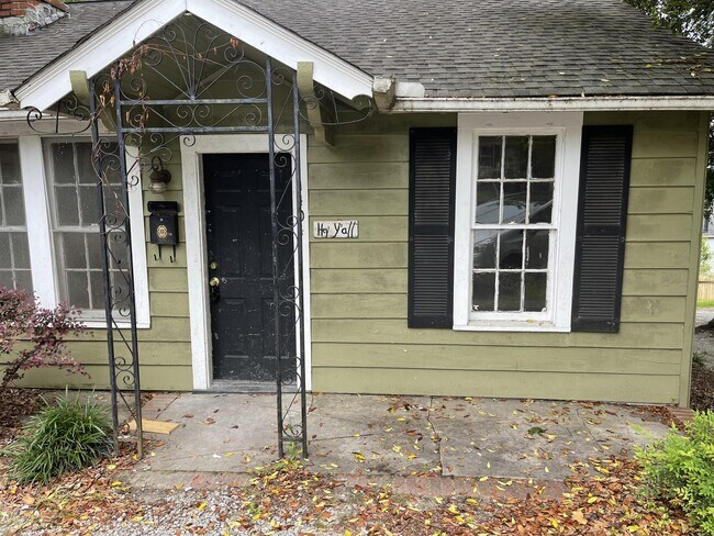 Photo - 1404 Virginia St House