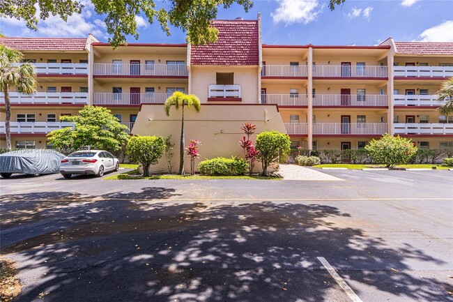 Photo - 1030 Country Club Dr Condo Unit 104