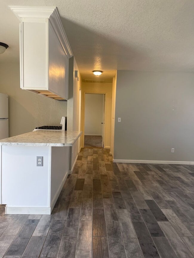 Building Photo - 2556 Sabre Ct Unit B Rental