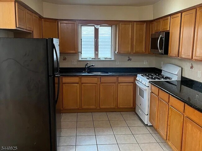 Photo - 209 South St