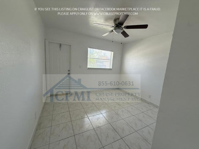 Photo - 497 NW 40th Ct Unit 3