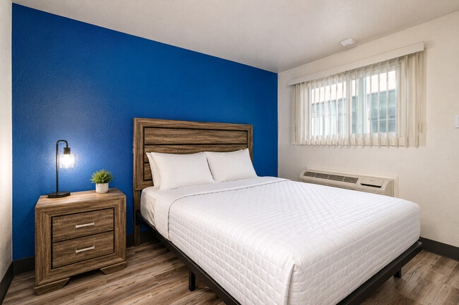 Suites Houston- Bedroom - Siegel Suites Houston