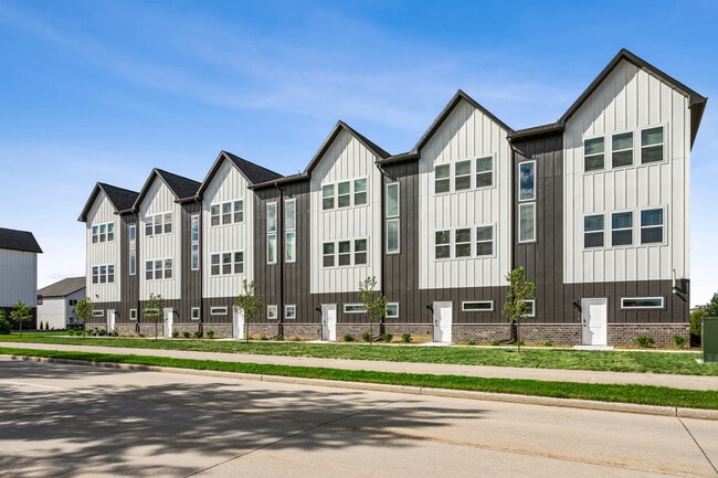 Photo - 1580 Main Townhomes and Apartments