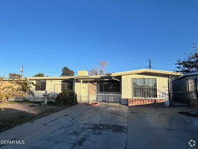 Building Photo - 304 Petty Ln Rental