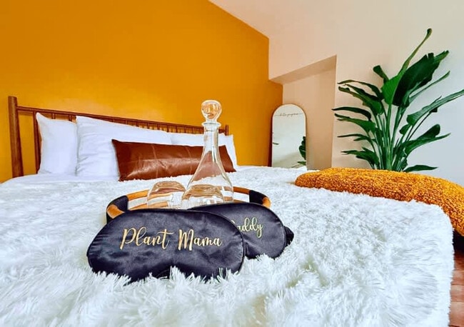 Photo - 309-311-311 W 4th Ave Unit ID1265626P