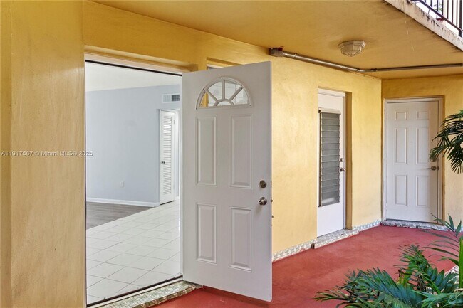 Photo - 18630 NE 18th Ave Unit 136