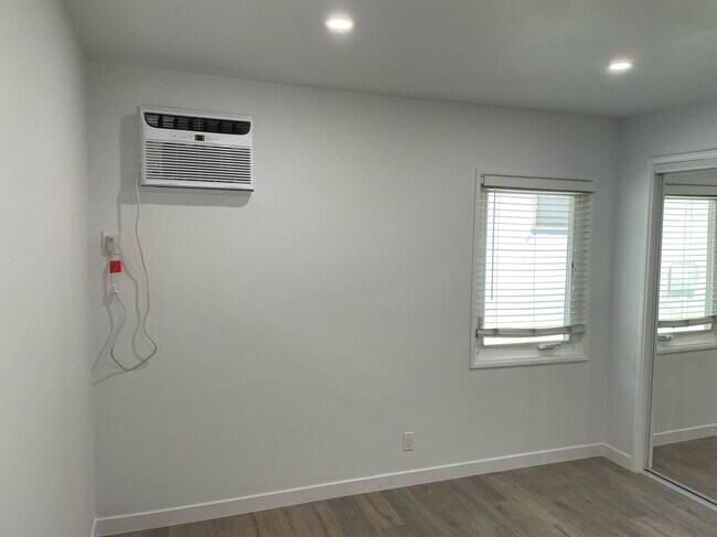 Photo - 4913 - 4915 Cahuenga Blvd, North Hollywood...