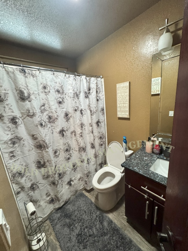 Photo - 3159 Doroteo Way