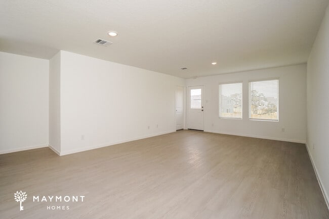 Photo - 547 Layne Overlook