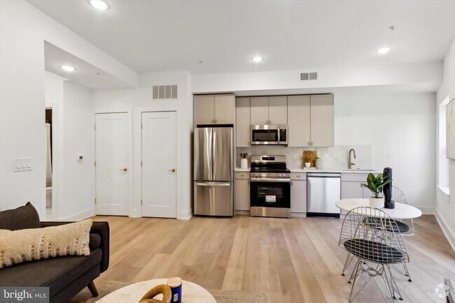 Building Photo - 367 W Hortter St Unit 202 Rental