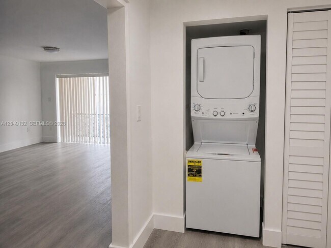 6175 W 20th Ave Unit 306
