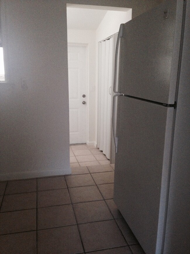 Building Photo - 3112 SW 22nd Ter Rental