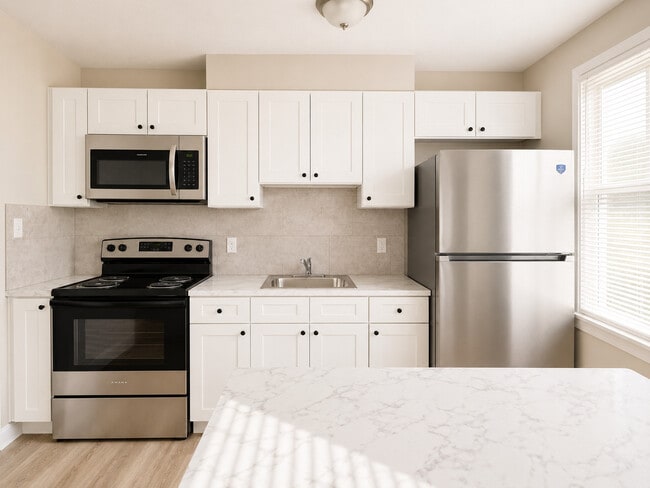 Photo - The Lakeside Apartments