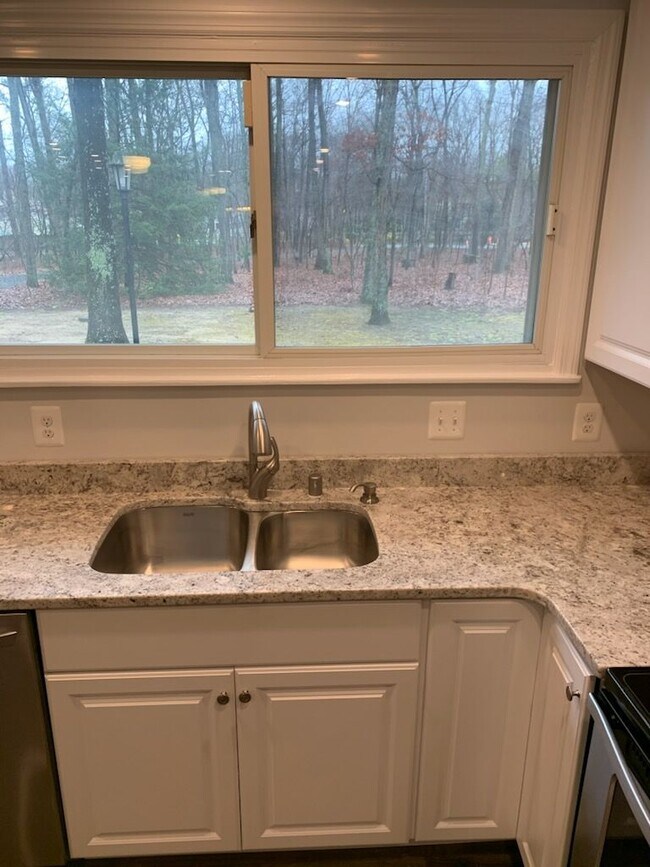 Photo - 190 Lake Shore Dr