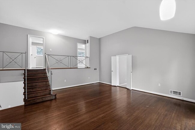 Building Photo - 9211 E Parkhill Dr