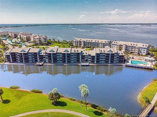 Building Photo - 40 NE Plantation Rd Unit 309