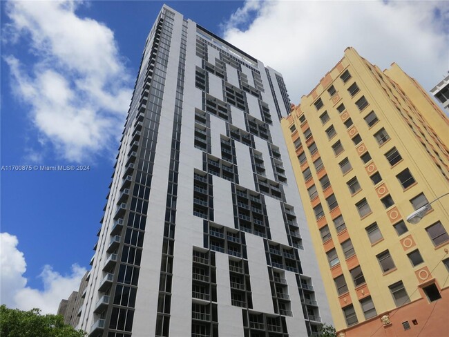 Photo - 151 SE 1st St Condominio Unidad 604