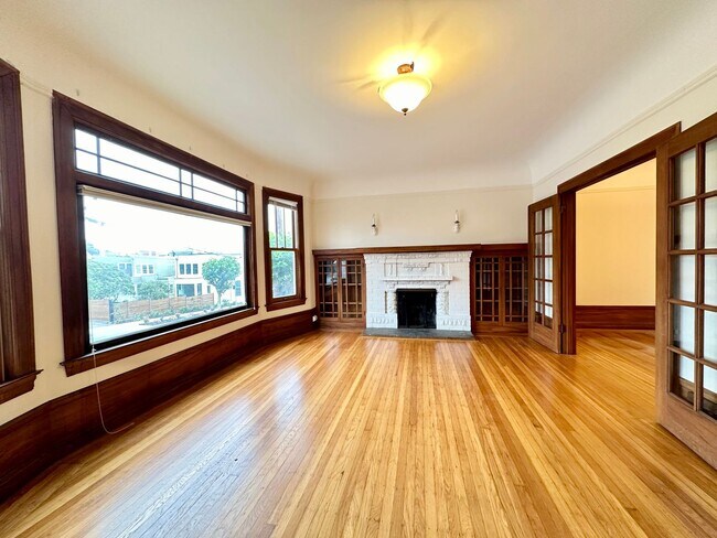 Building Photo - 6839-6841-6841 California St Unit 6839 California Street