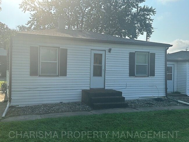 Photo - Spacious 2 Bedroom, 1.5 Bath Home, Newly Updated and Pet Friendly!
