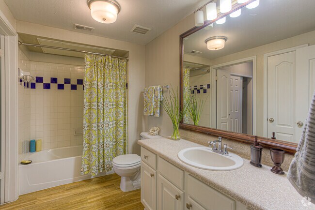 Baño - Baypoint Apartments