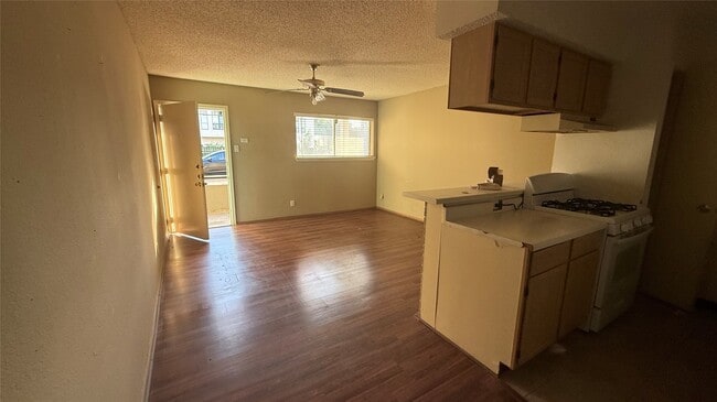 Photo - 1328 Bomar St Unit 04