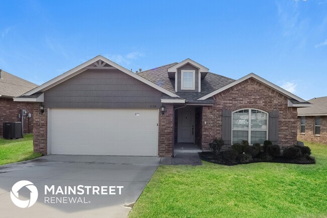 Building Photo - 608 Talon Dr