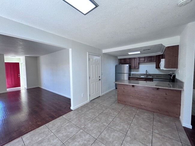 3148-3150 Laurelhurst Drive