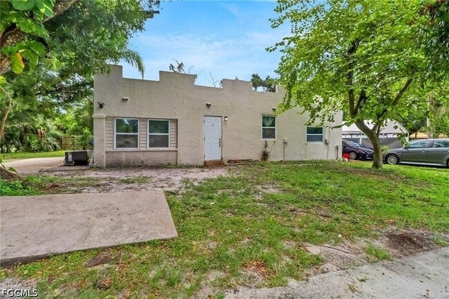 Building Photo - 4180 Sabal Ln Unit 2