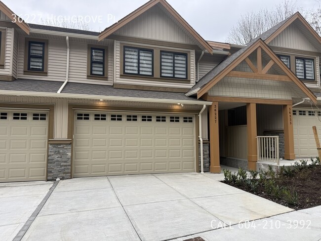 Building Photo - Brand New Large Rowhomes Near Ledgeview