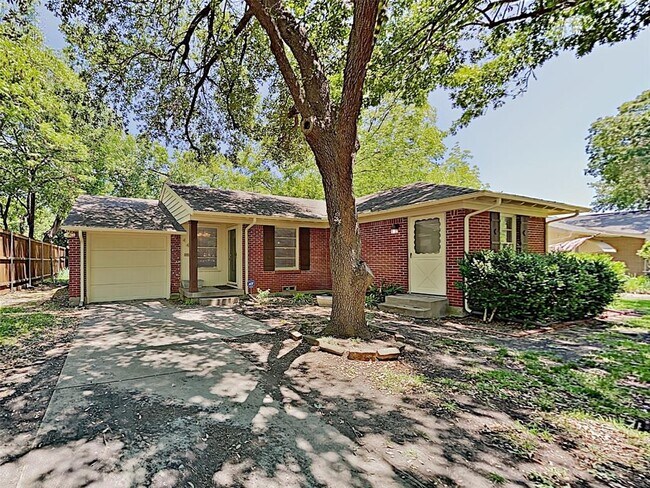 Photo - 444 Kirkwood Dr