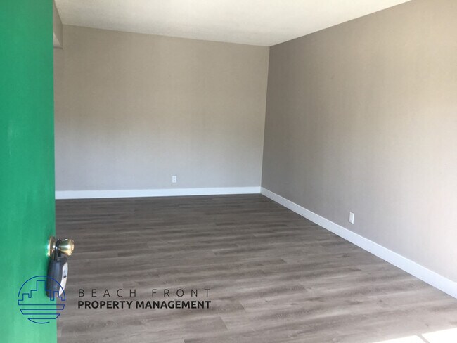 Photo - 141 E. Wakefield